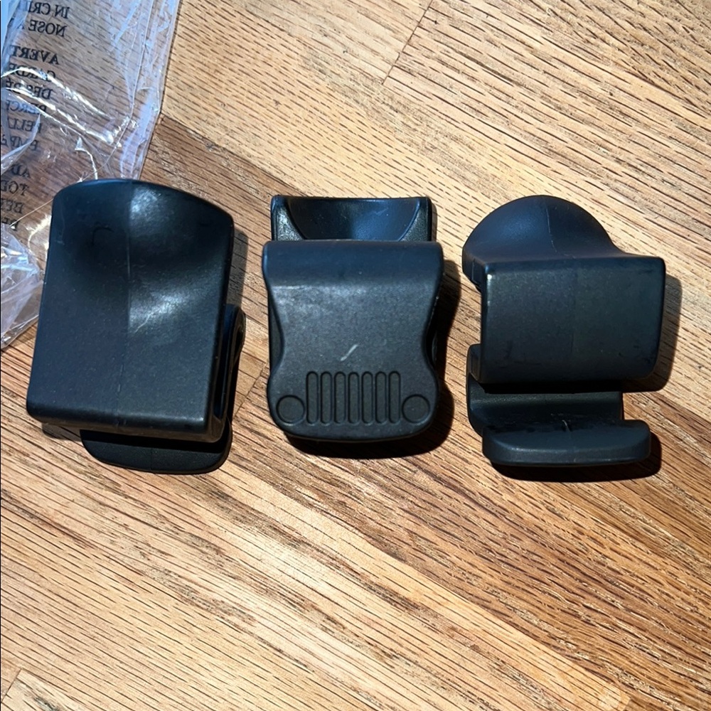Jeep MOPAR 4 Cherokee Cargo Management System Removable Hooks for Securing Bags